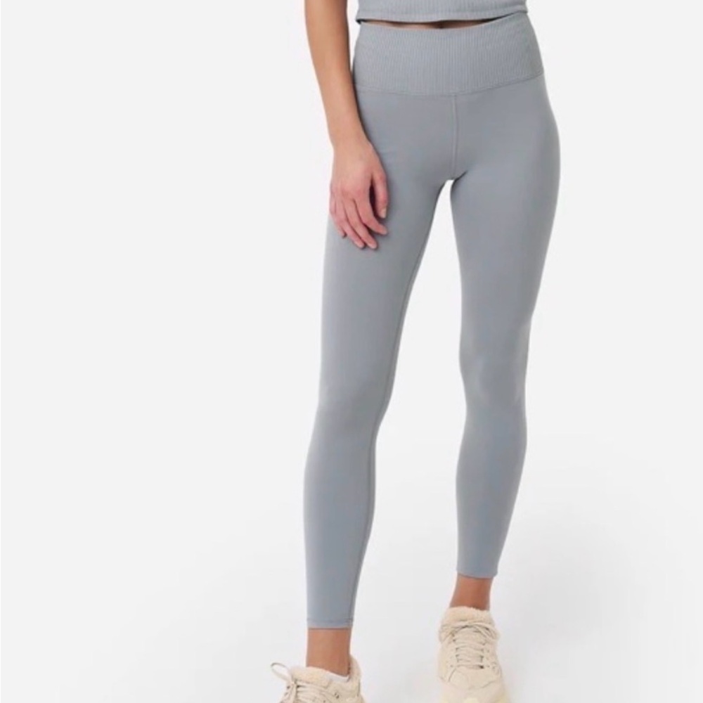 Vuori Women's Ribbed Studio Legging slate Blue